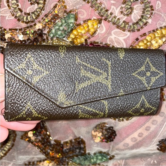 GUC Louis Vuitton Monogram Vintage Key Holder - Picture 1 of 4